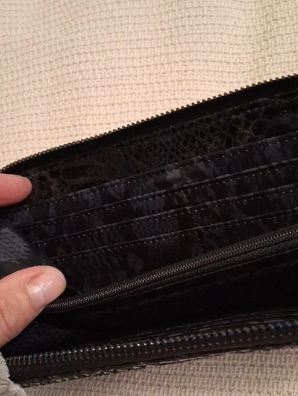 Kenneth Cole Black Snake-Texture Wallet